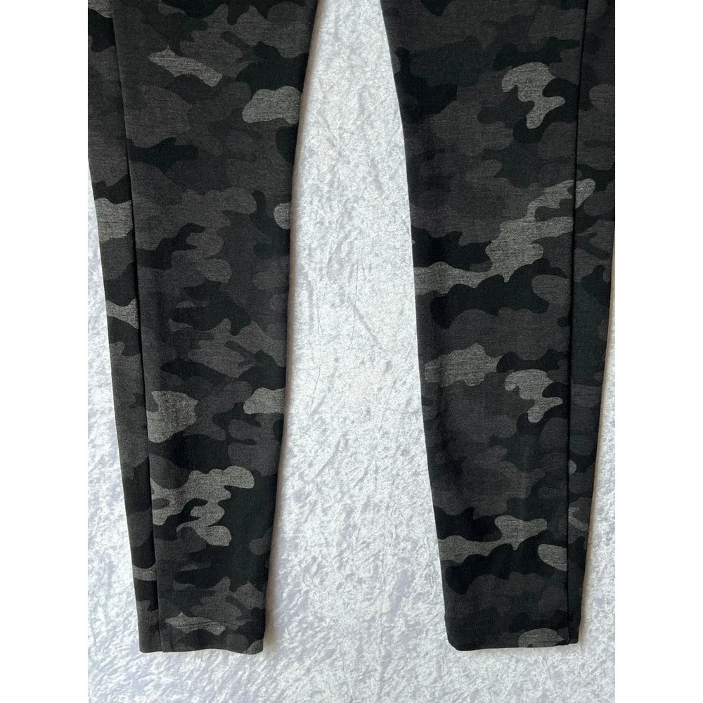 Cabi Black Grey Camo Legging Size Small Pockets Rayon Nylon Blend - Picture 8 of 10